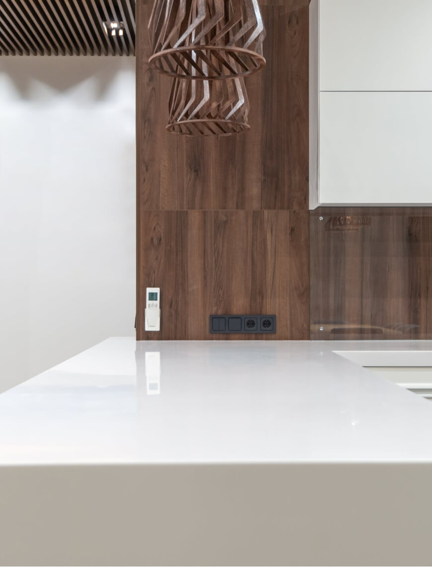 Белая кухонная столешница из искусственного камня ООО Инмека